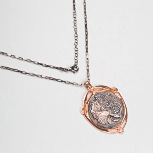 925 Sterling Silver Necklace Lady Medallion Design